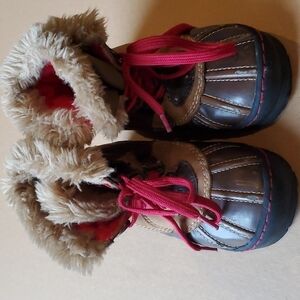 GAP Kids Boots with Faux Fur Lining - Brown and Red